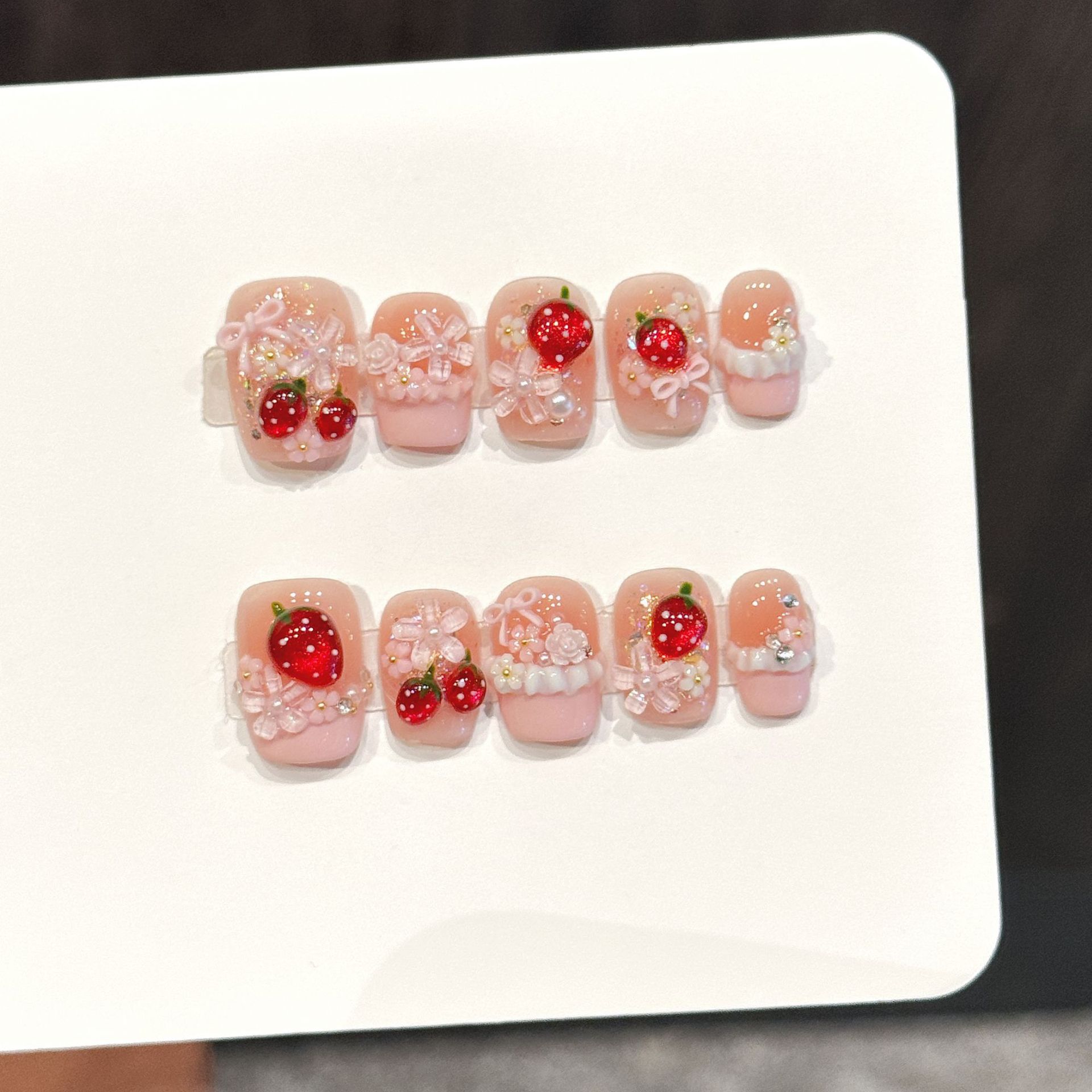 10 Stück süße rote Erdbeer-Näg – Nail Art Press On Bewertung und Preis